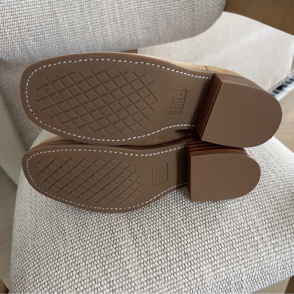 NWOB Frye Campus 12R Suede Leather Boots in Tan Buck - Picture 8 of 9
